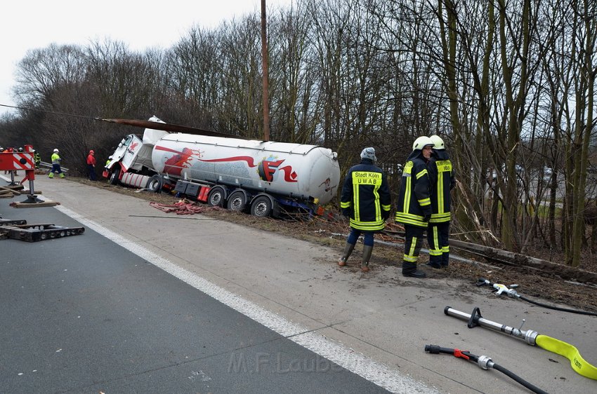 VU A4 Rich Olpe kurz hinter AK Koeln West P504.JPG